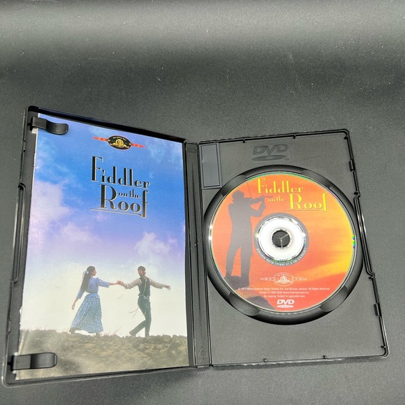 Fiddler on the Roof [DVD] - Picture 5 of 5